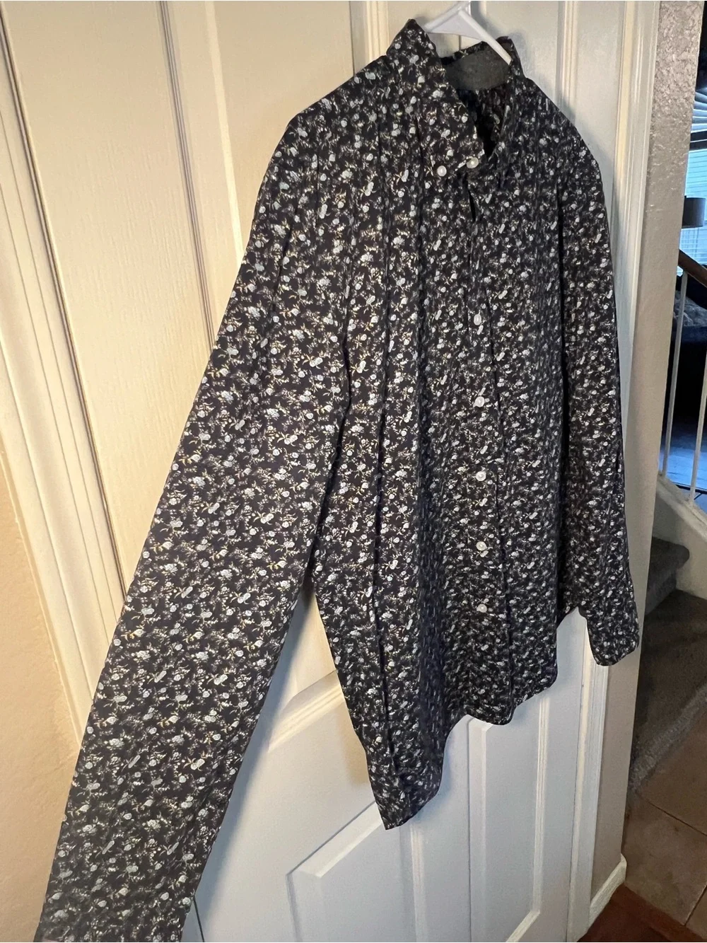 J.Crew Men’s Large Navy Floral Button Down Shirt 100% Cotton Long Sleeve